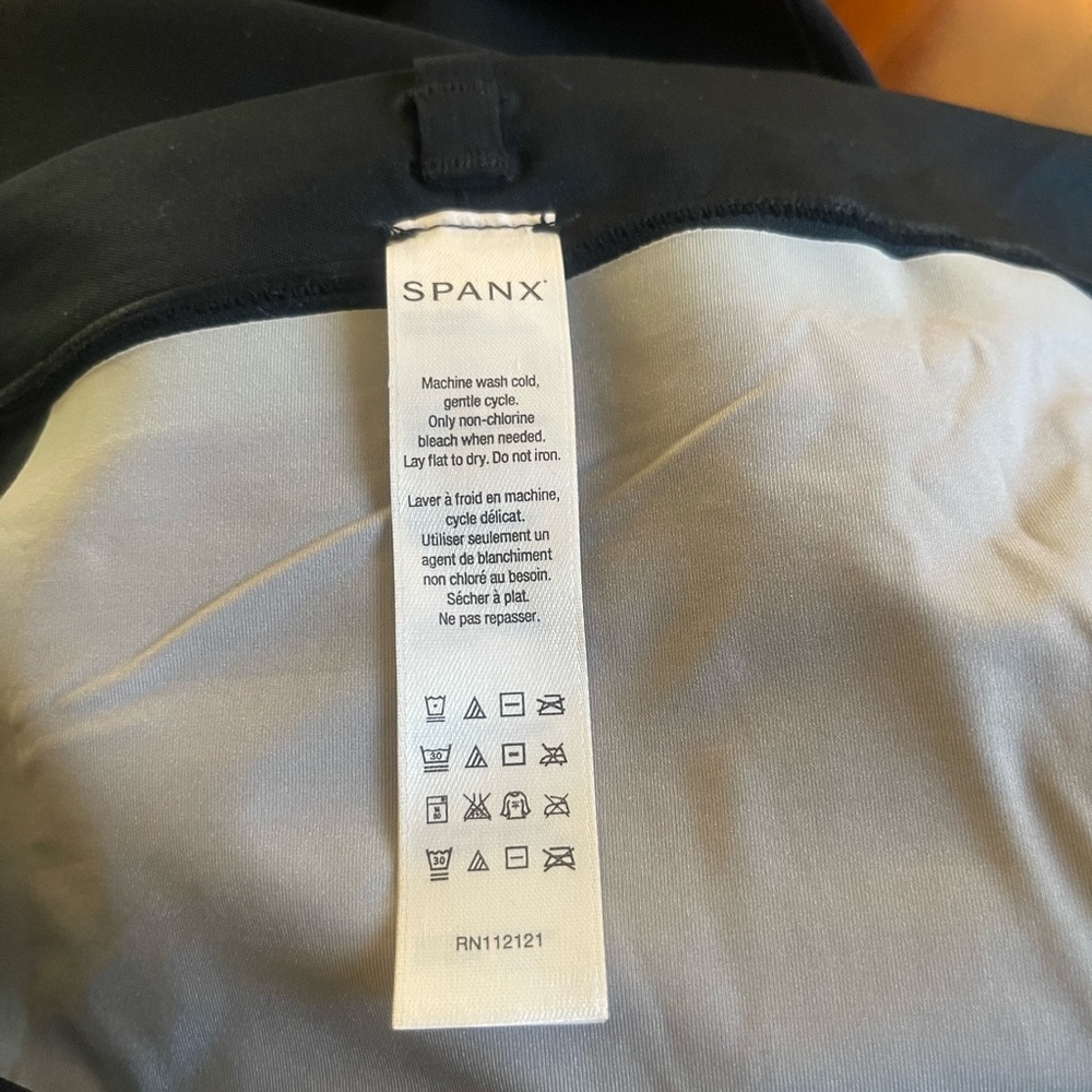 Spanx shape wear 1X - Picture 8 of 8